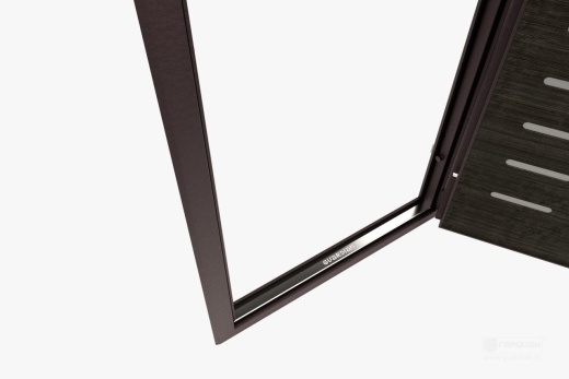 Порог с логотипом «Гардиан» хром